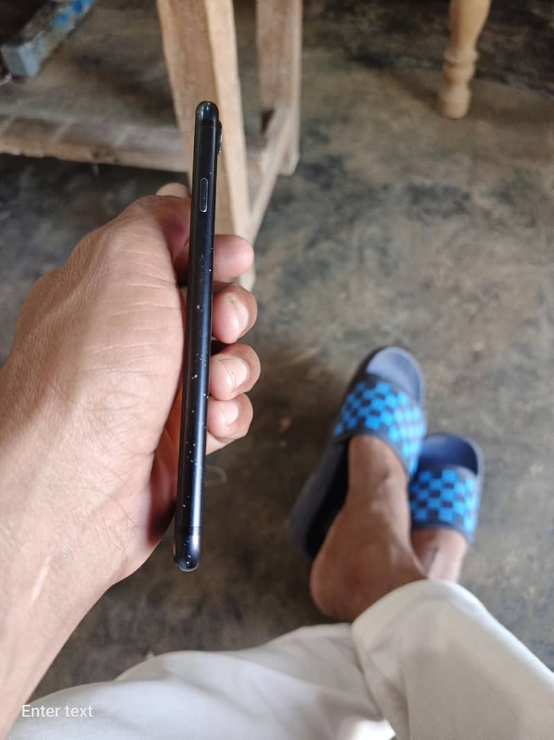 Apple iPhone 7 2