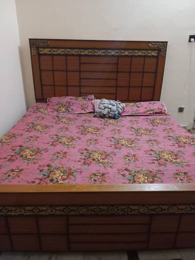 bed with dressing urgent sale