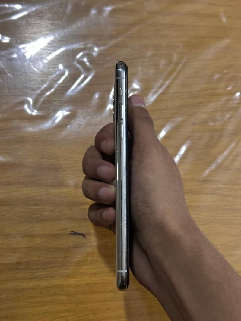 Apple iPhone 11 Pro Max 5