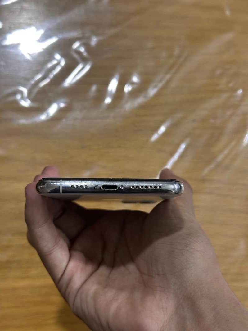 Apple iPhone 11 Pro Max 6