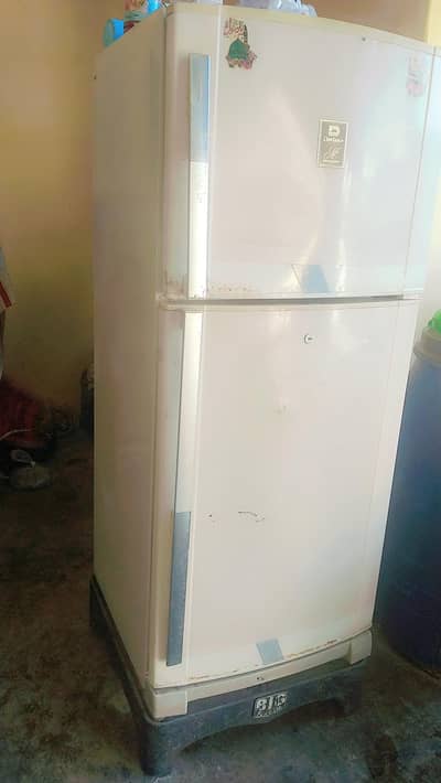 Dawlance frig good condition