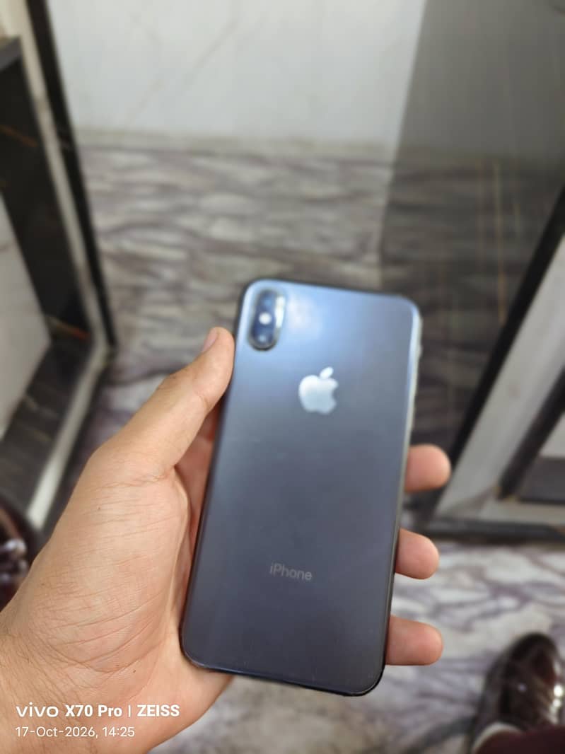 Apple iPhone XS 5