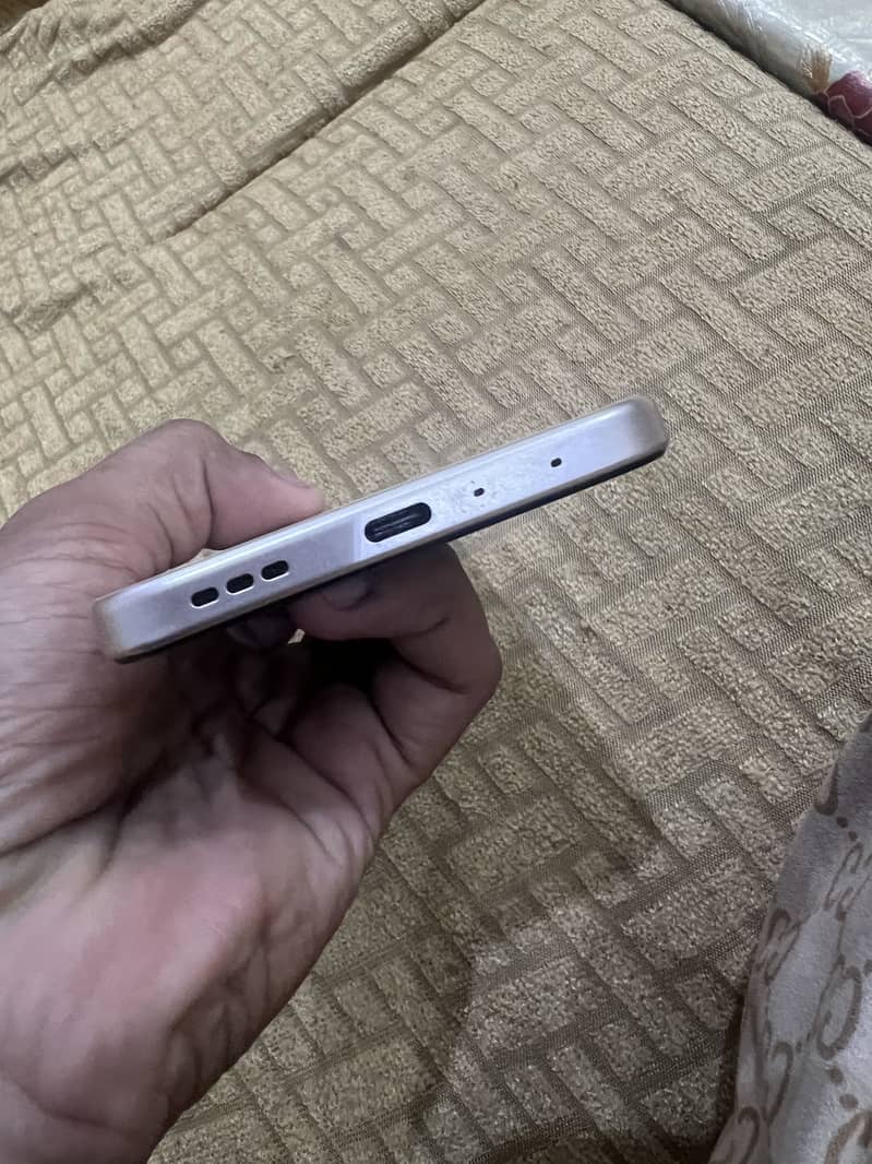 OPPO A6 4