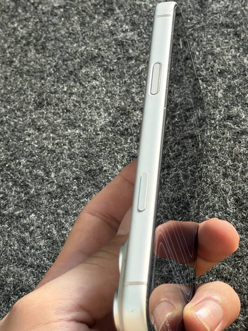 Apple iPhone 17 Pro Max 5