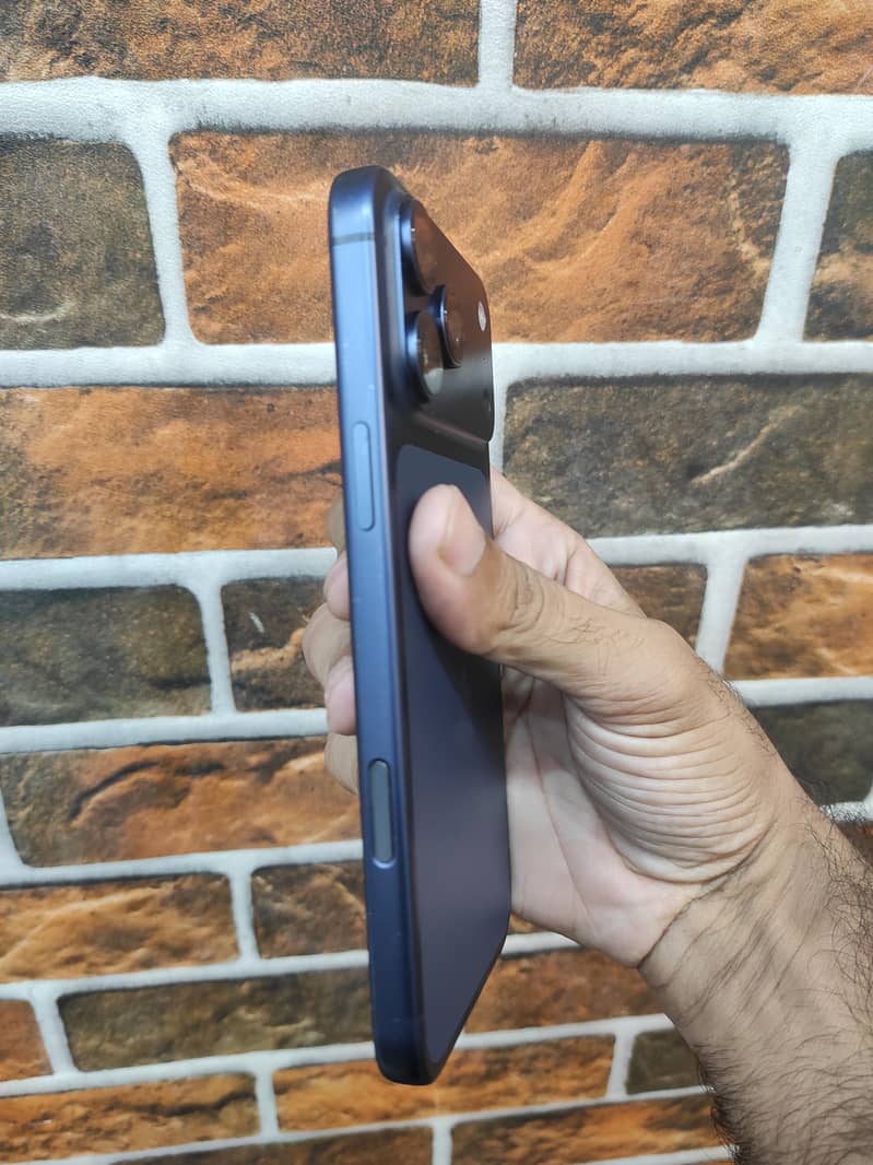 Apple iPhone 17 Pro Max 2