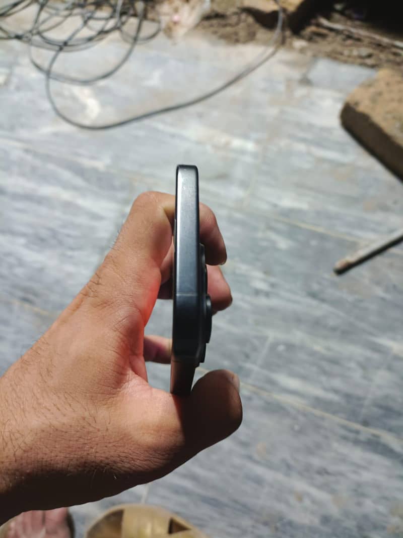 iPhone 15 Pro Max 2
