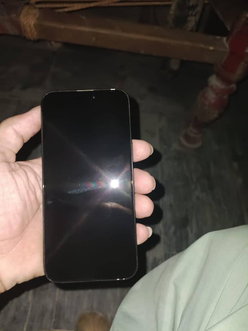 iPhone 15 Pro Max 5