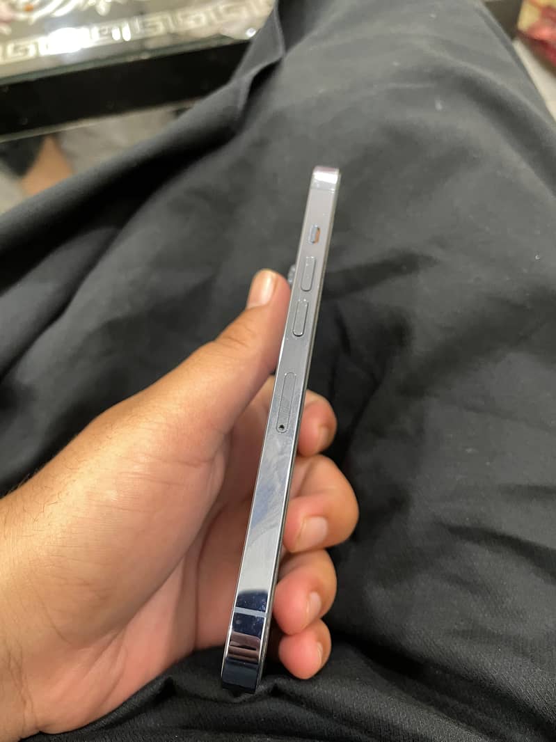 Apple iPhone 13 Pro 3