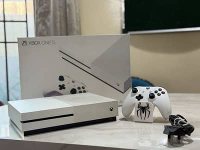 Xbox one s  1 TB