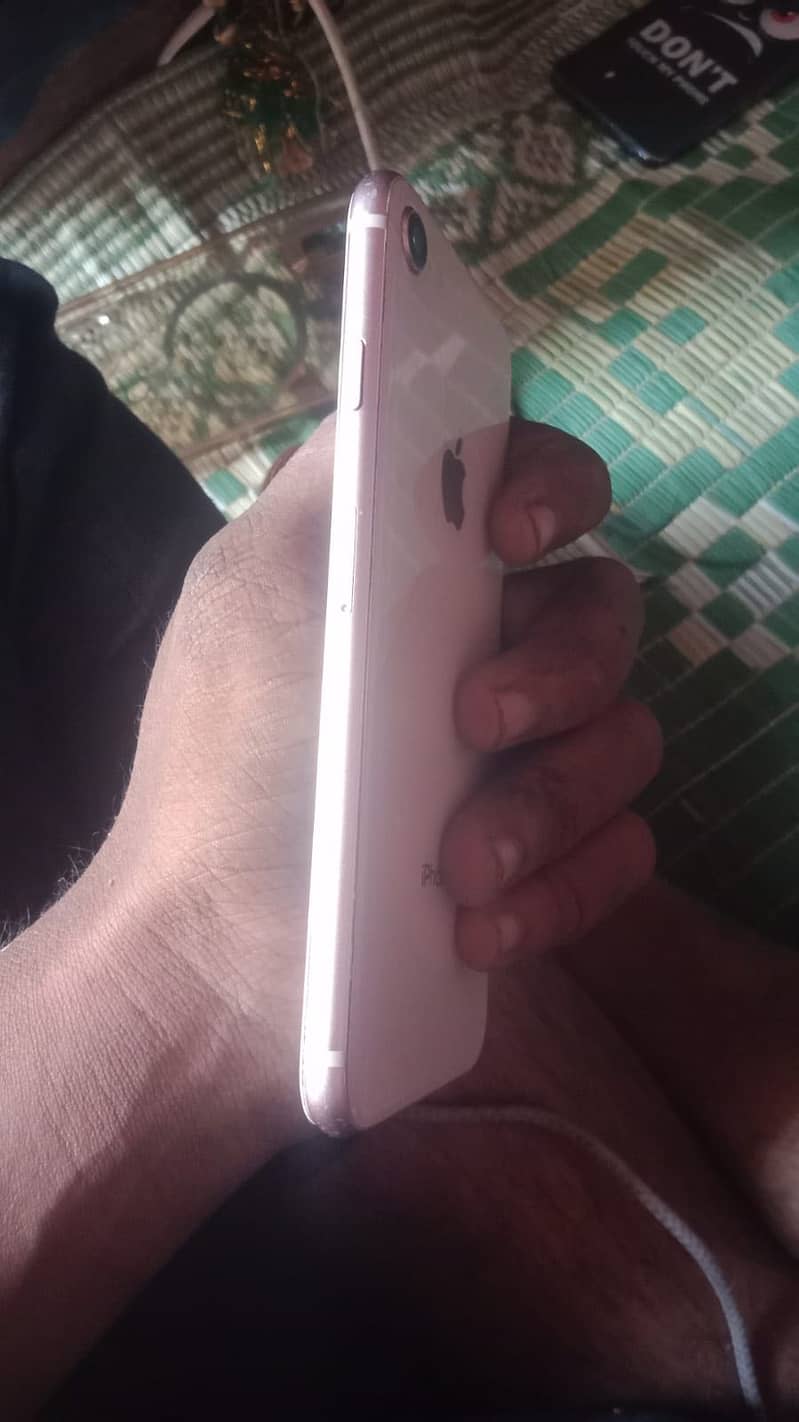 Apple iPhone 8 2