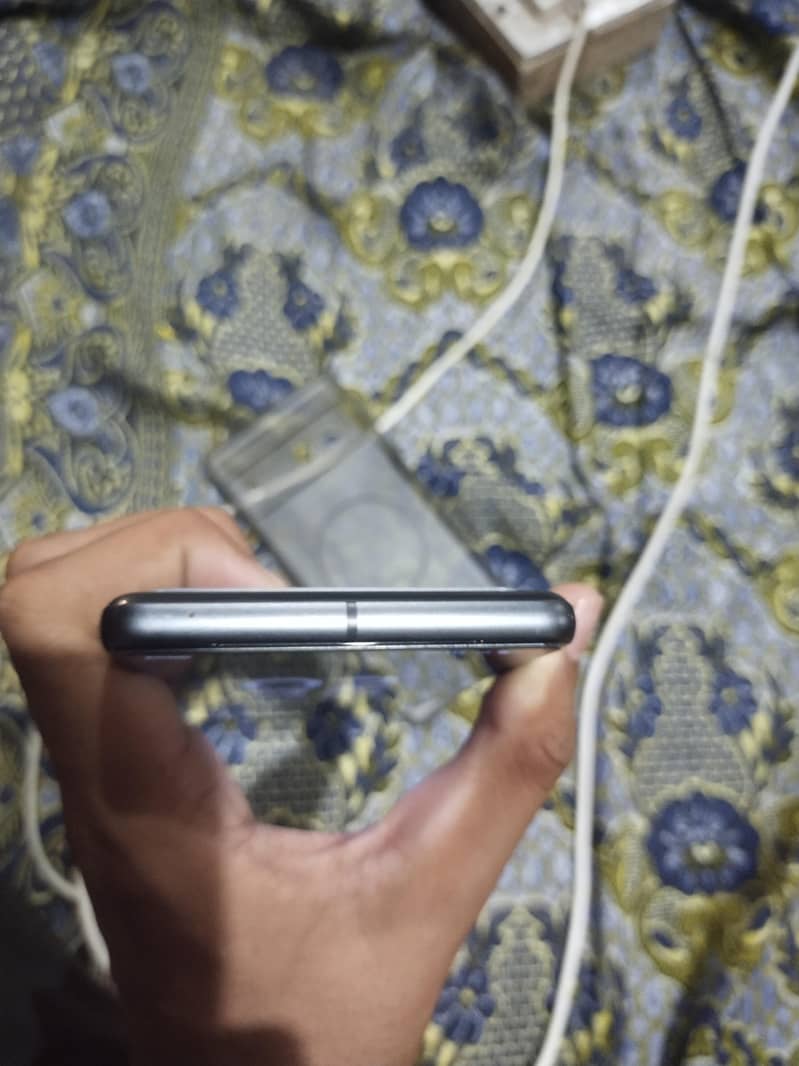 Google Pixel 7 4