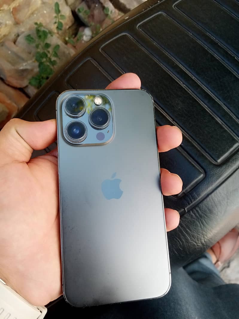 Apple iPhone 13 Pro 1