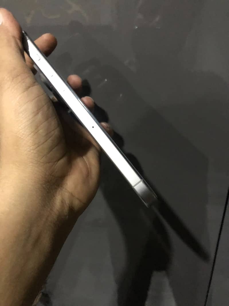 Apple iPhone 15 Pro Max 2