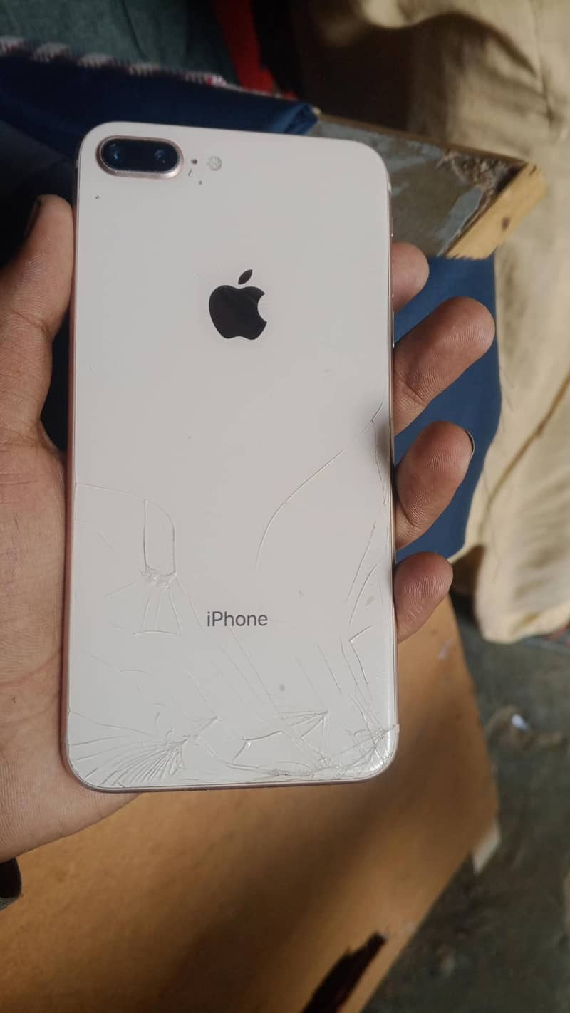 Apple iPhone 8 Plus 0