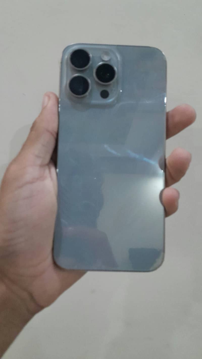 Apple iPhone 15 Pro Max 5