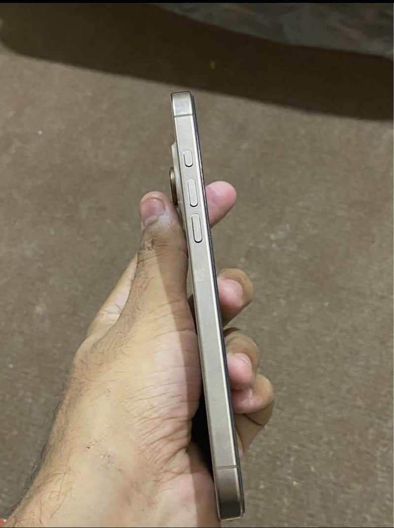 Apple iPhone 16 Pro Max 5