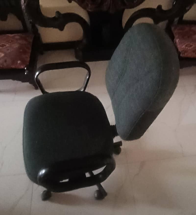 Study Table With Chair 3