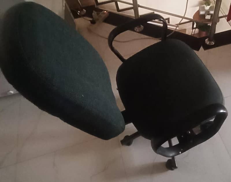 Study Table With Chair 4