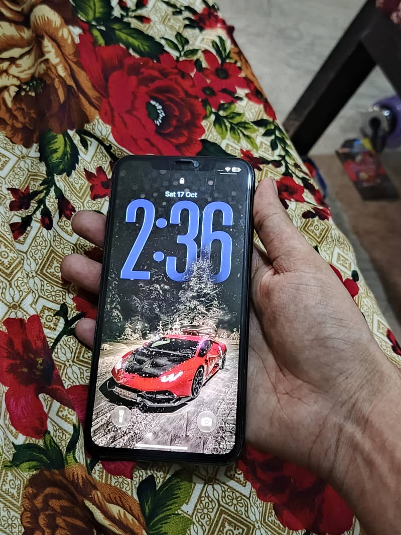 Apple iPhone 11 Pro Max 2