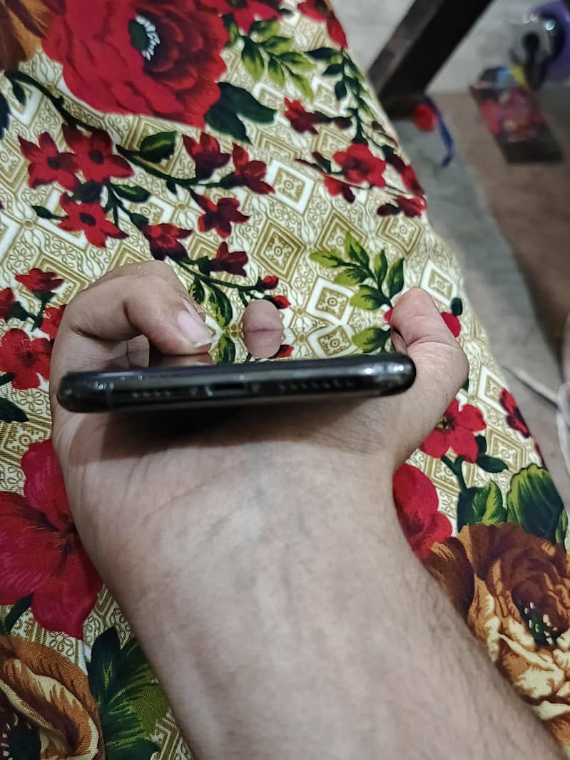 Apple iPhone 11 Pro Max 5