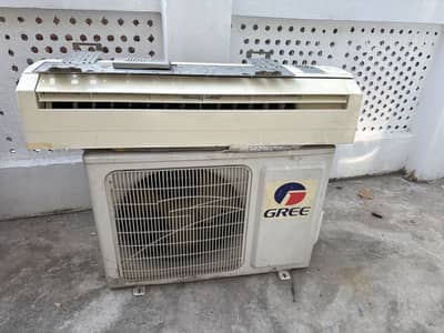 gree 1.5 split ac in working