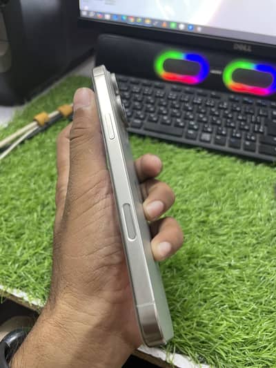 Apple iPhone 16 Pro Max factory unlock with sim time
