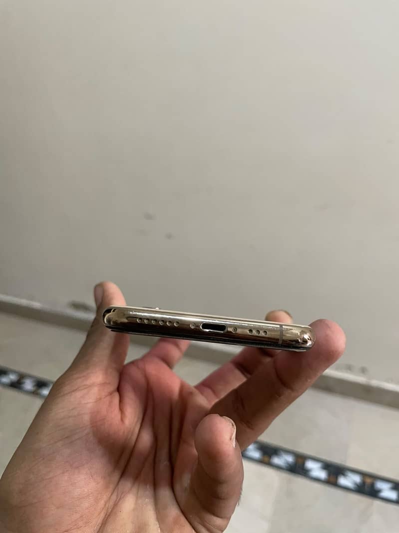 Apple iPhone XS 8