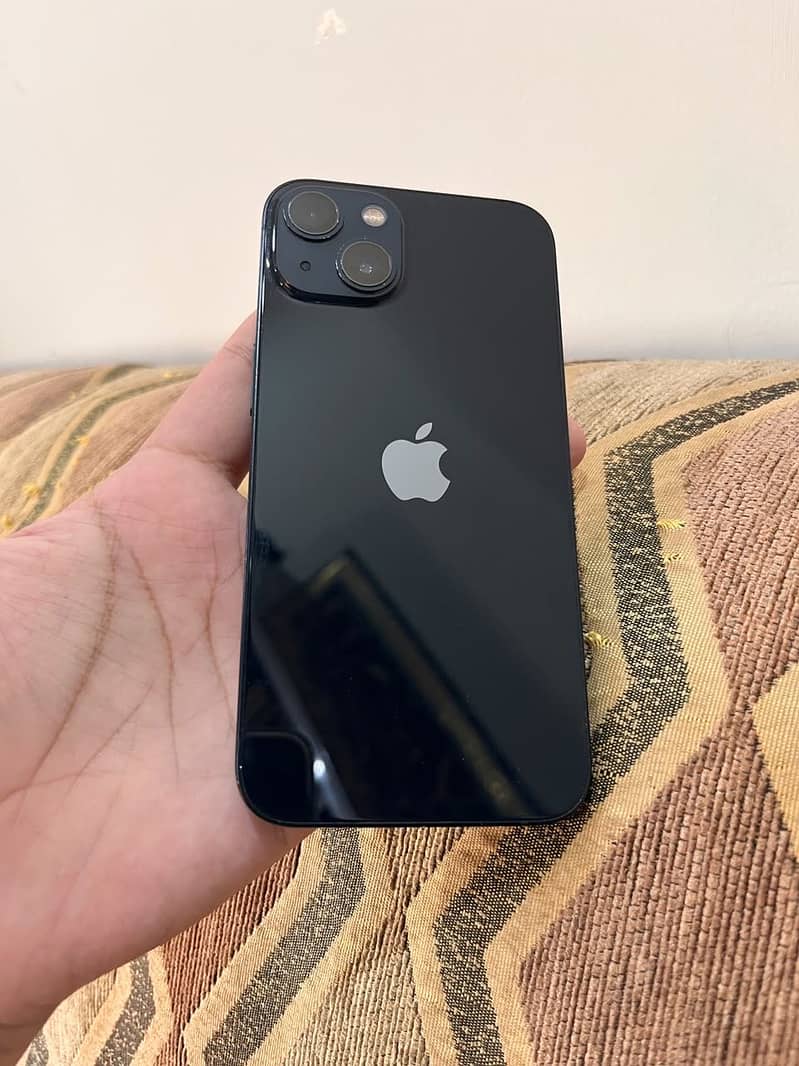 Apple iPhone 13 0