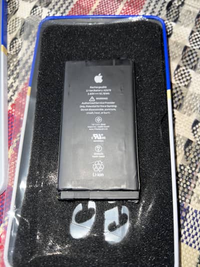 Iphone 12 pro or 12 Bettery orignal and charging strip
