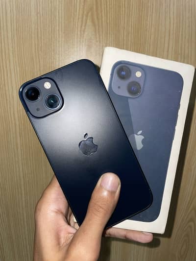 iPhone 13 in APPLE WARRANTY