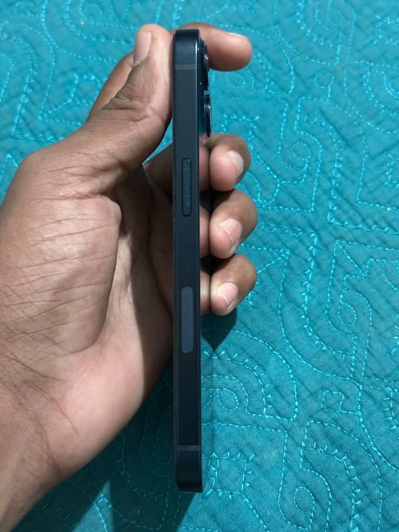 Apple iPhone 13 3