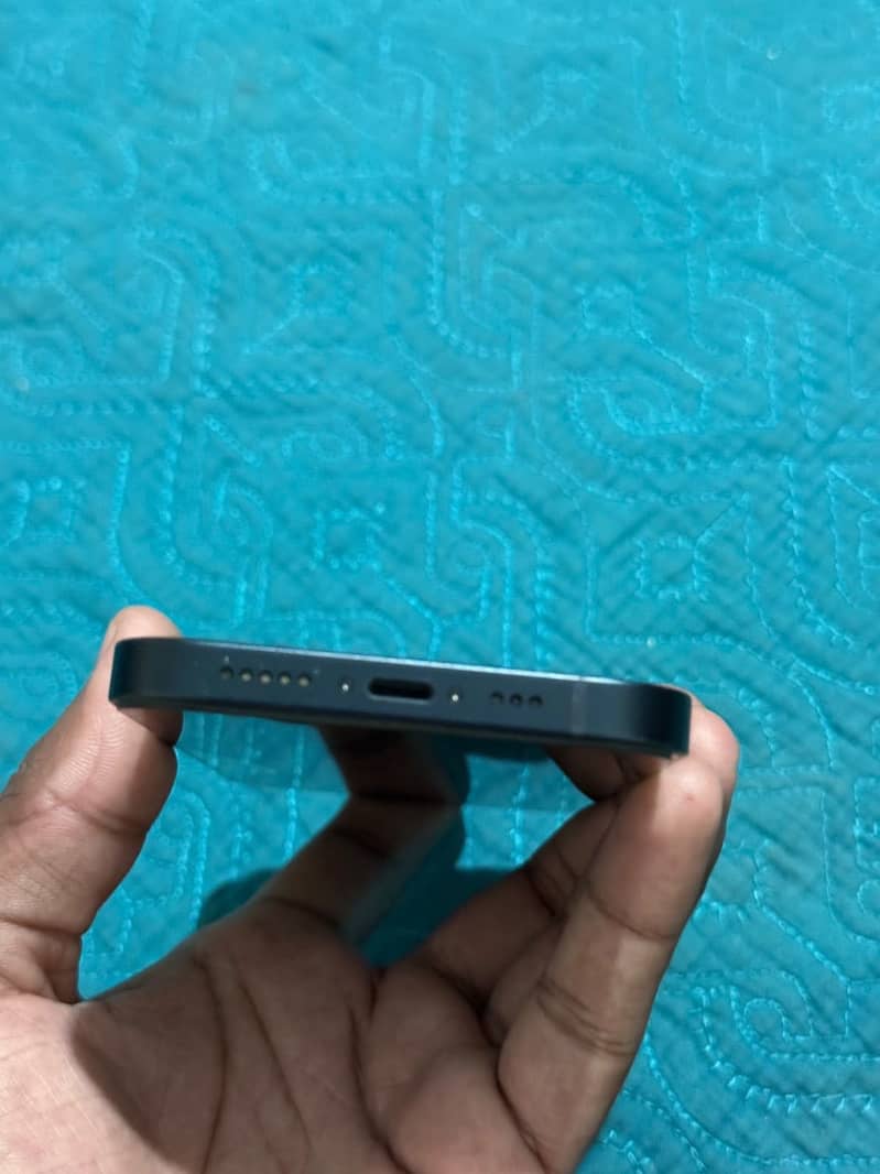 Apple iPhone 13 2