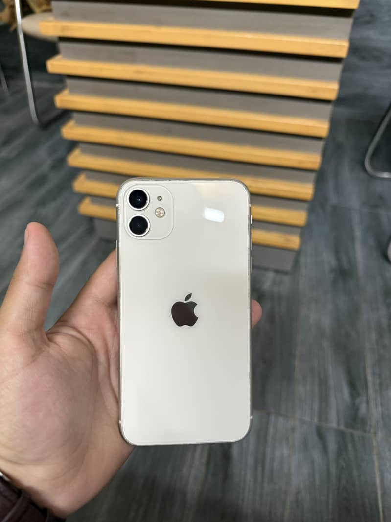 Apple iPhone 11 0