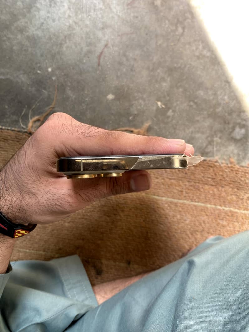 Apple iPhone 13 Pro Max 8