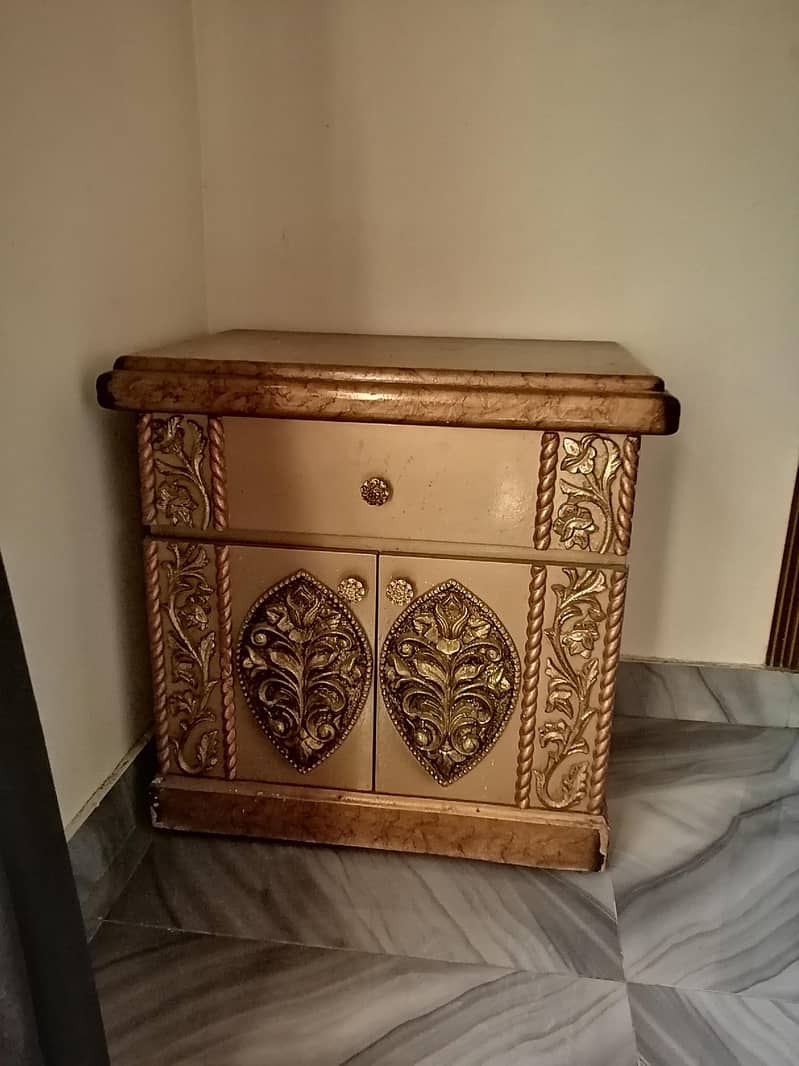 King Bed 0