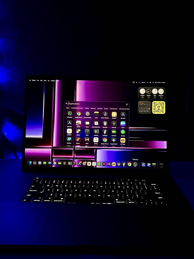 MacBook Pro 18