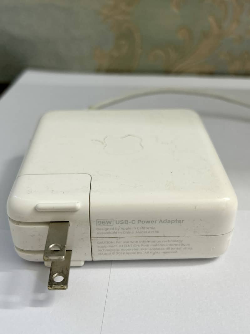 MacBook Pro 19