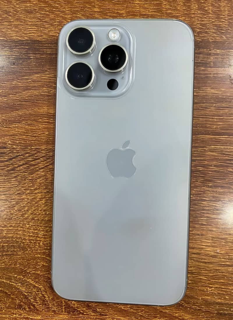 Apple iPhone 15 Pro Max 0
