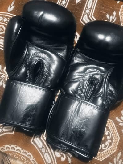 BOXING GLOVES