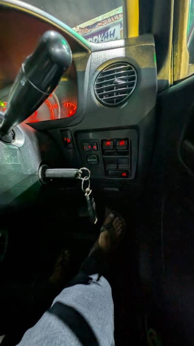 Daihatsu Mira 2006