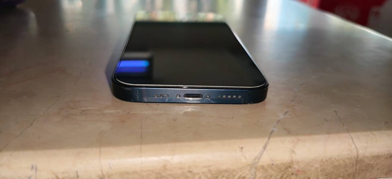 Apple iPhone 13 5