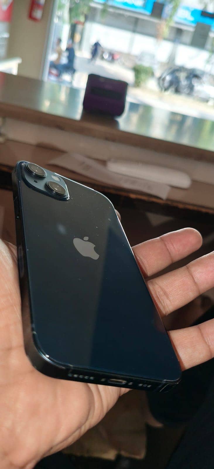 Apple iPhone 13 7