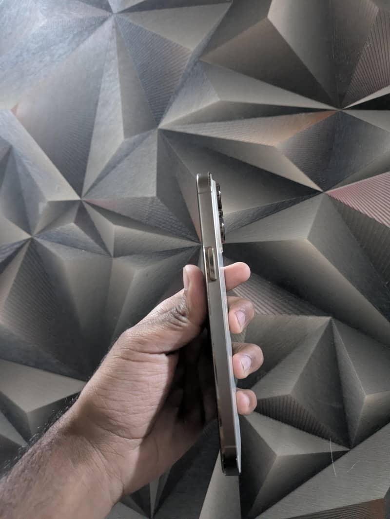 Apple iPhone 14 Pro Max 1