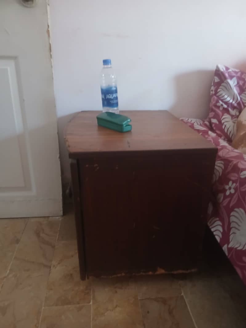 Double bed, Single bed, Dressing table, Dining Table & Cupboard 5