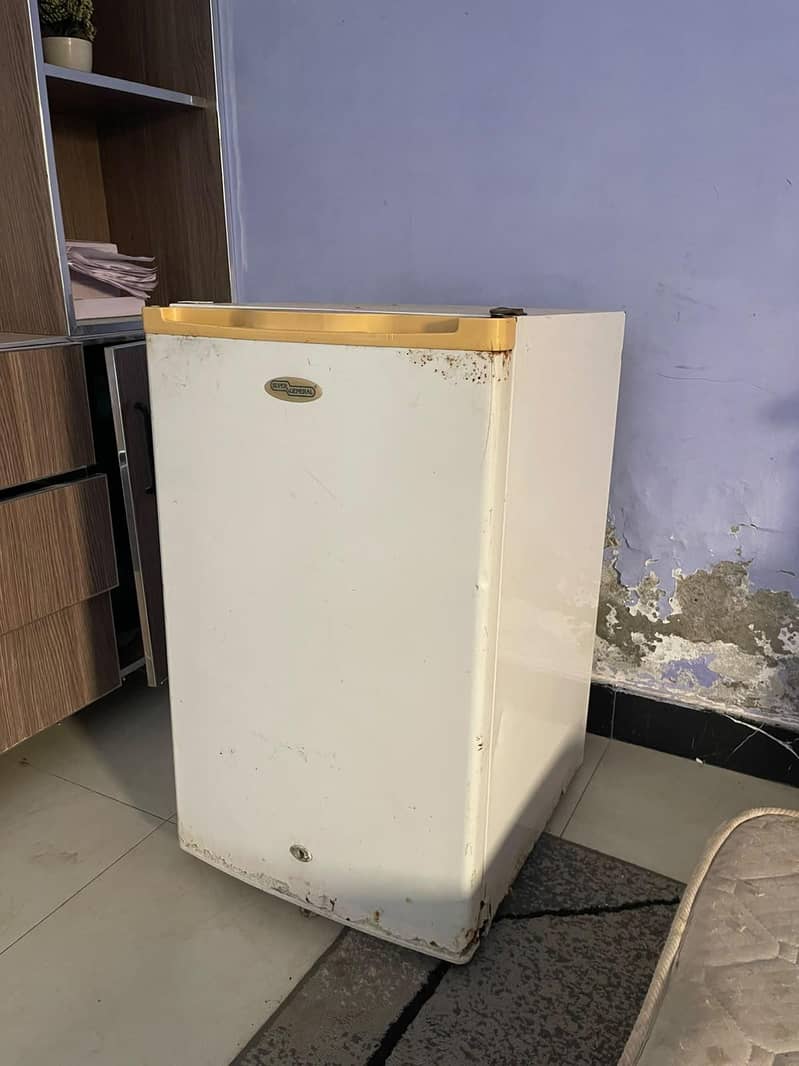 mini refrigerator 2