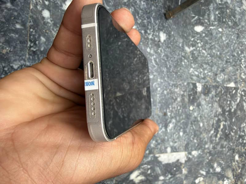 Apple iPhone 14 4