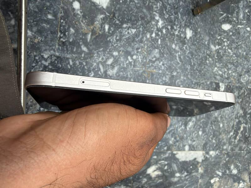 Apple iPhone 14 5