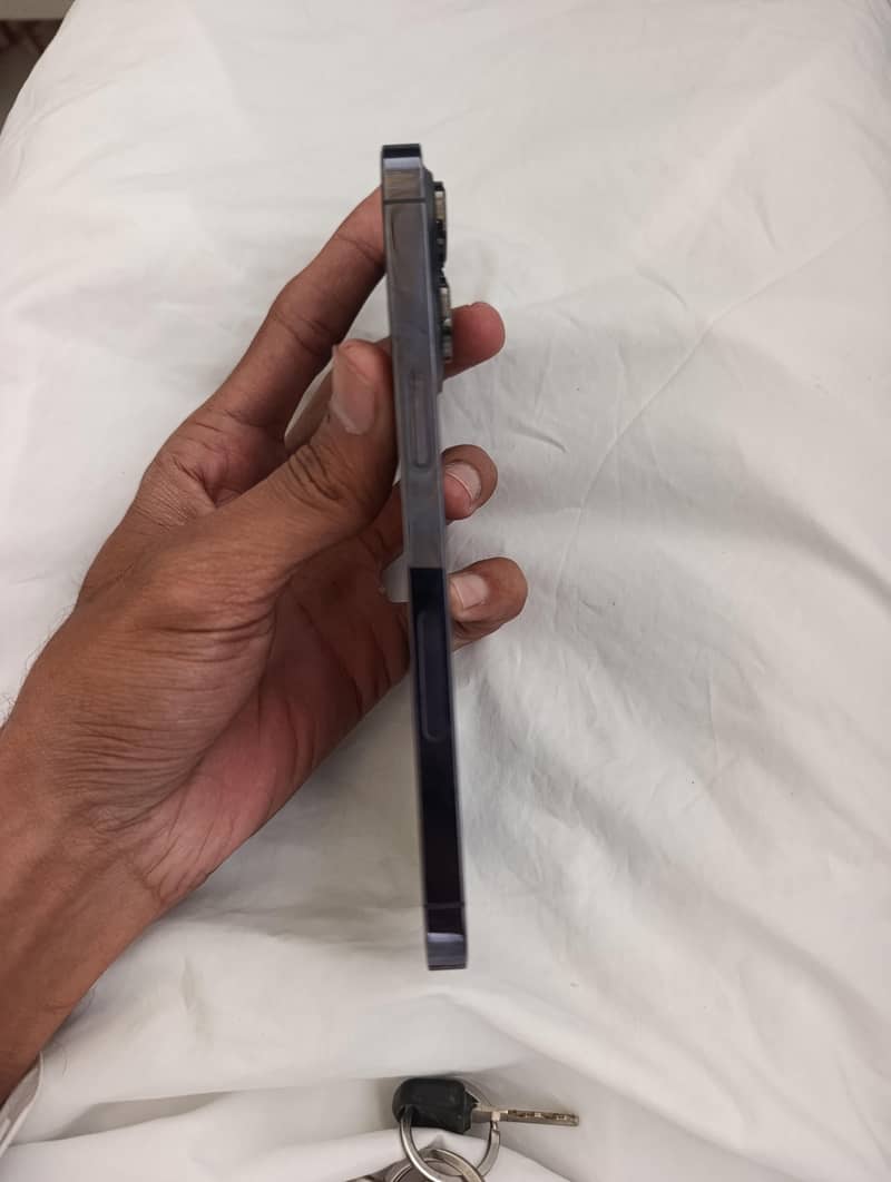 Apple iPhone 14 Pro Max 4