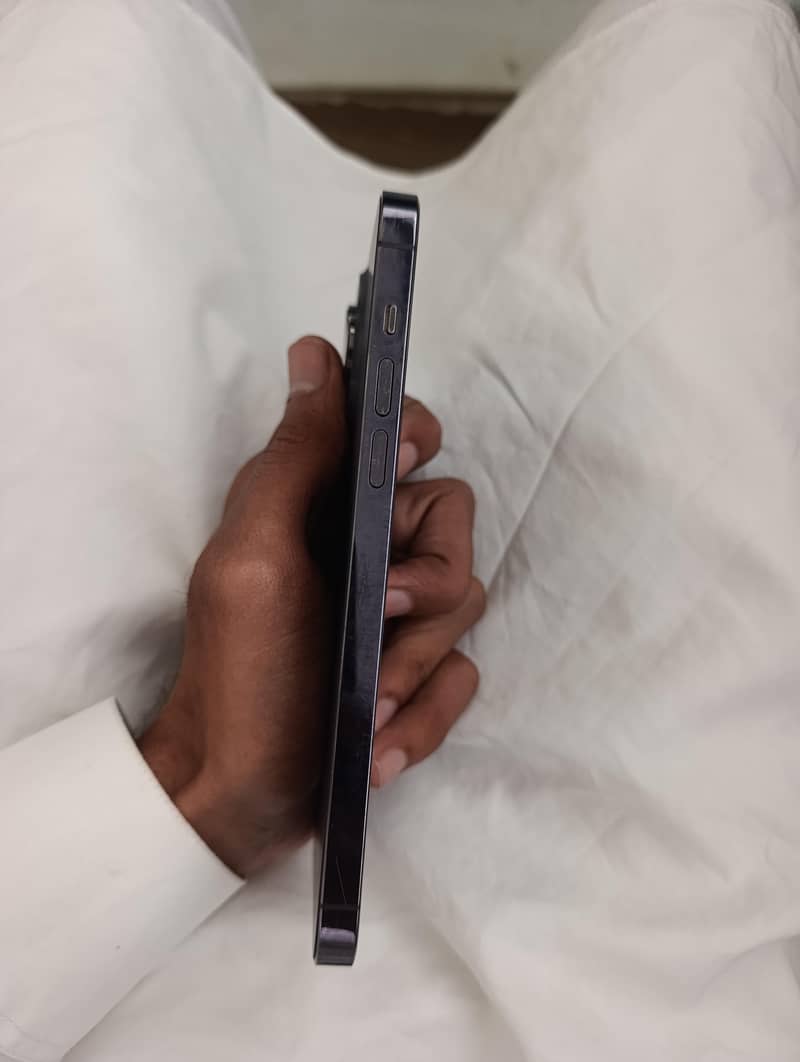 Apple iPhone 14 Pro Max 5
