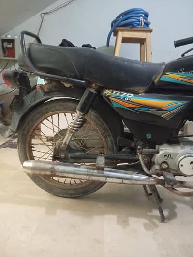 Hi speed 20 model Karachi number fast owner h sealed engine
